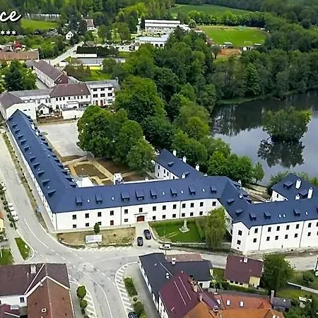 Nova Vcelnice 3*