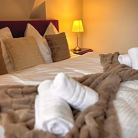 Nova Vcelnice 3*